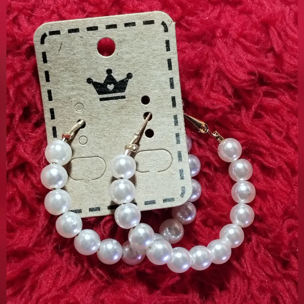 Earing - Picture 2 of 2